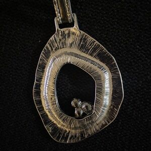 Elegant Silver Pendant (Oyster Design)